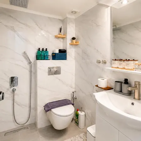 Velvetwood Studio, Cozy Near Metro & Free Parking * Thessaloniki