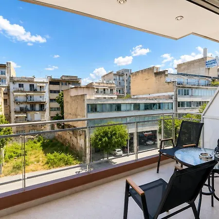 Velvetwood Studio, Cozy Near Metro & Free Parking Apartment *