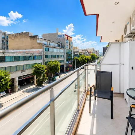 Velvetwood Studio, Cozy Near Metro & Free Parking * Thessaloniki